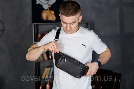 Стильна сумка-бананка із натуральної шкіри з відділенням для телефону Puos (чорна) Київ