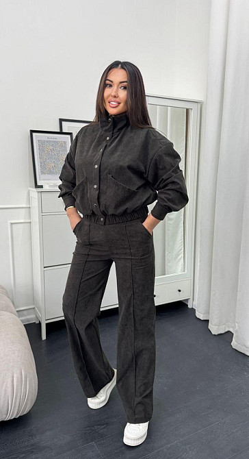 Жіночий стильний повсякденний костюм-двійка бомбер + штани Хакі, 40/42 Одеса - фото 1