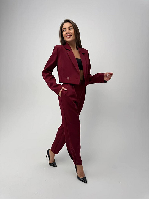 Женский базовый брючный костюм: укороченный пиджак и брюки креп-костюмка + подкладка Марсал, 42/44 Одесса - изображение 7