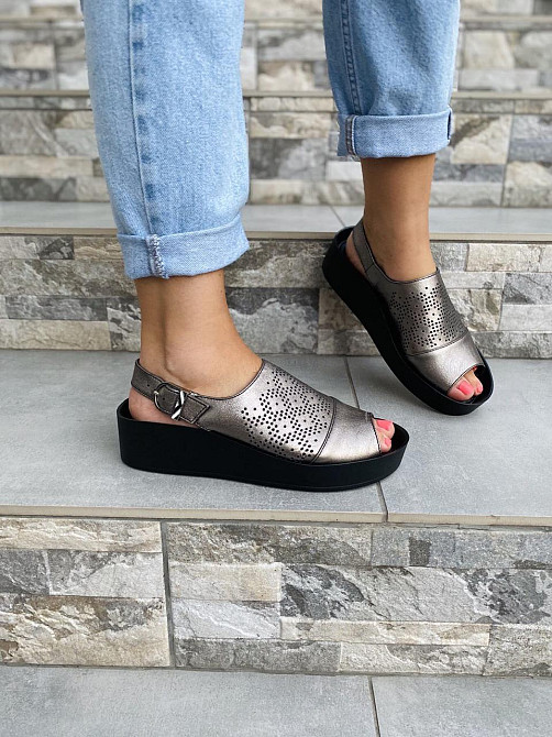 Injers Босоніжки жіночі срібні INJERS 436 літні шкіряні на танкетці / Стильні босоніжки р. 36, Коломыя - изображение 7