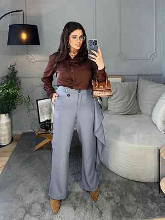 Женские прямые брюки с эффектным асимметричным запахом спереди из костюмной ткани Серый, 50/52 Одесса