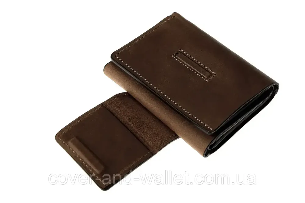 Компактный мужской кожаный кошелек на магнитной застежке Grande Pelle 504120 Киев - изображение 2