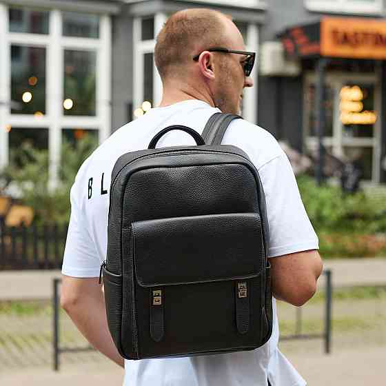 Стильний чоловічий шкіряний рюкзак 40х30х17, практичний аксесуар для ноутбука та документів, чорний Київ