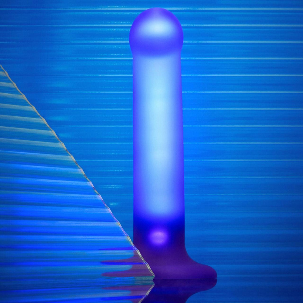 Дилдо, що світиться Strap-On-Me Glow-LED Dildo Purple - M Sex Aura Київ - фото 7