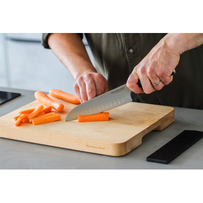 Кухонний ніж KitchenAid Coreline Сантоку з захисним чохлом для леза, 18 см (KOG7IKSSOHOBA) Вінниця - фото 8