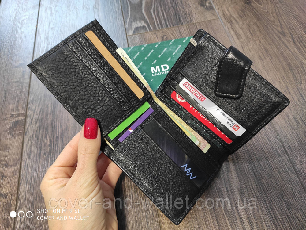 Шкіряний чоловічий гаманець на магнітній фіксації (вертикальний) MD 129A Київ - фото 4