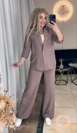 Костюм из двух частей. Пиджак + брюки палаццо — это готовый образ на каждый день. Одесса
