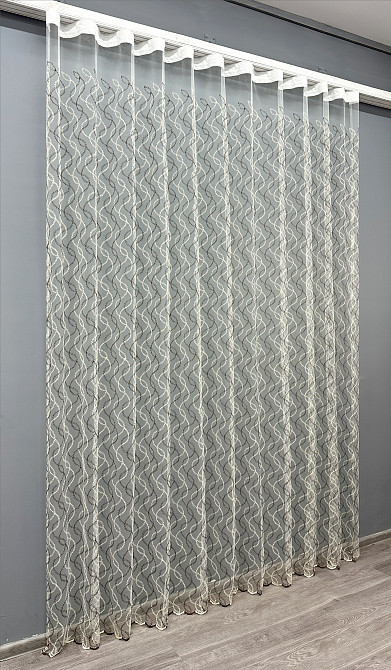 Тюль VR-Textil 1832т Фатин с вышивкой и люрексом Молочный с венге 300х270 см (40-190) Киев - изображение 3