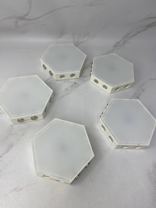 Б/В Модульний сенсорний світильник Hexagon RGB: Креативне геометричне світло для вашого інтер'єру Київ - фото 4
