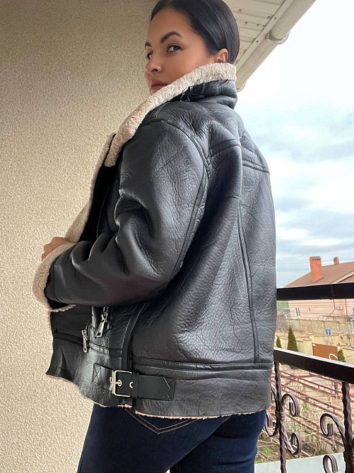 Дублянка жіноча Aftf Basic 243 середньої довжини з екошкіри на блискавці з хутром чорна, чорний, M Київ - фото 14