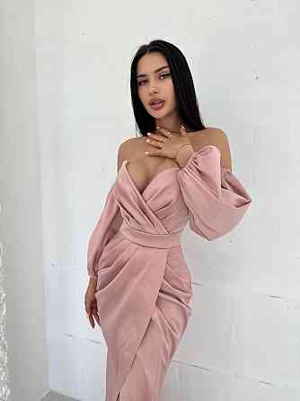 Женское роскошное вечернее платье со шлейфом и съемными рукавами из королевского атласа Пудровый, S Одесса