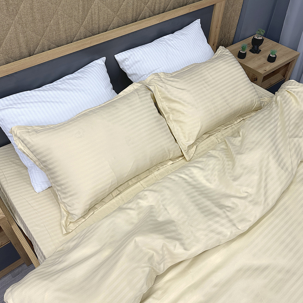 Комплект постільної білизни Страйп-сатин Полуторний з простирадлом на резинці 140х200х25, підковдра 150х220, 2 наволочки 70х70 Молочний (88-209) Київ - фото 1