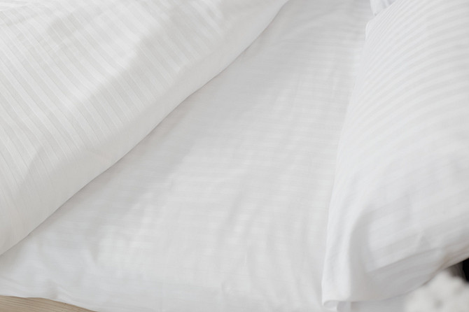 Комплект постельного белья Ideal Textile страйп сатин белый полуторный (56860348) Черновцы - изображение 4