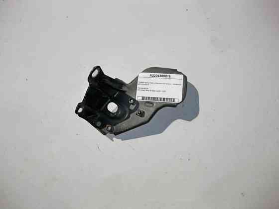 Mercedes-Benz  A2206300816 Правий кронштейн інсталяційної панелі - телевізора S-Class W220 Одеса