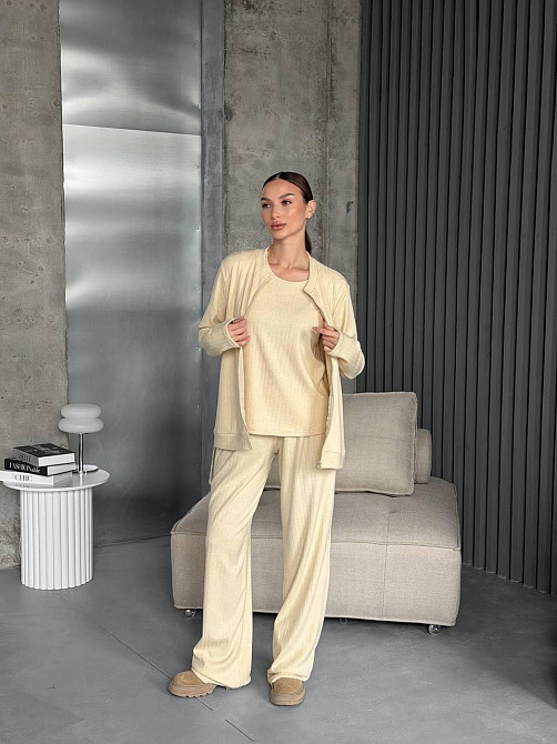Жіночий повсякденний костюм-трійка з трикотажу Бежевий Одеса - фото 4