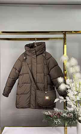 Детская зимняя куртка для девочки с сумкой 140,146,152,158 шоколад Николаев