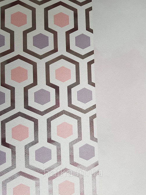 Обои флизелиновые  Decoprint Good Vibes 0.53х10 молодежные детские геометрия полосы фигуры розовые сиреневые Киев - изображение 3