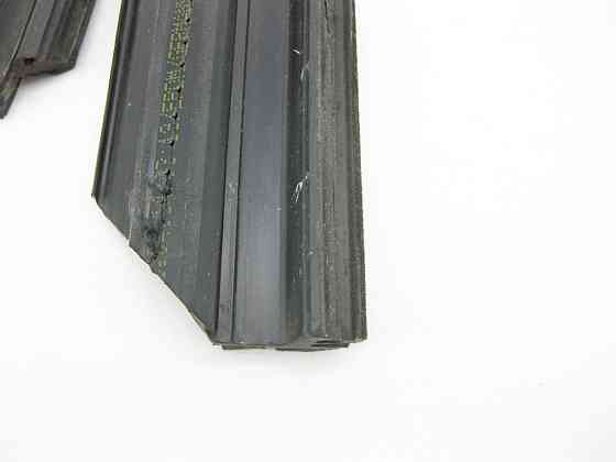 Mercedes-Benz  A2127351825 Ущільнювач опускного скла задніх правих дверей E-Class W212 Одеса