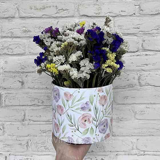 Нежная композиция из сухоцветов в кашпо 