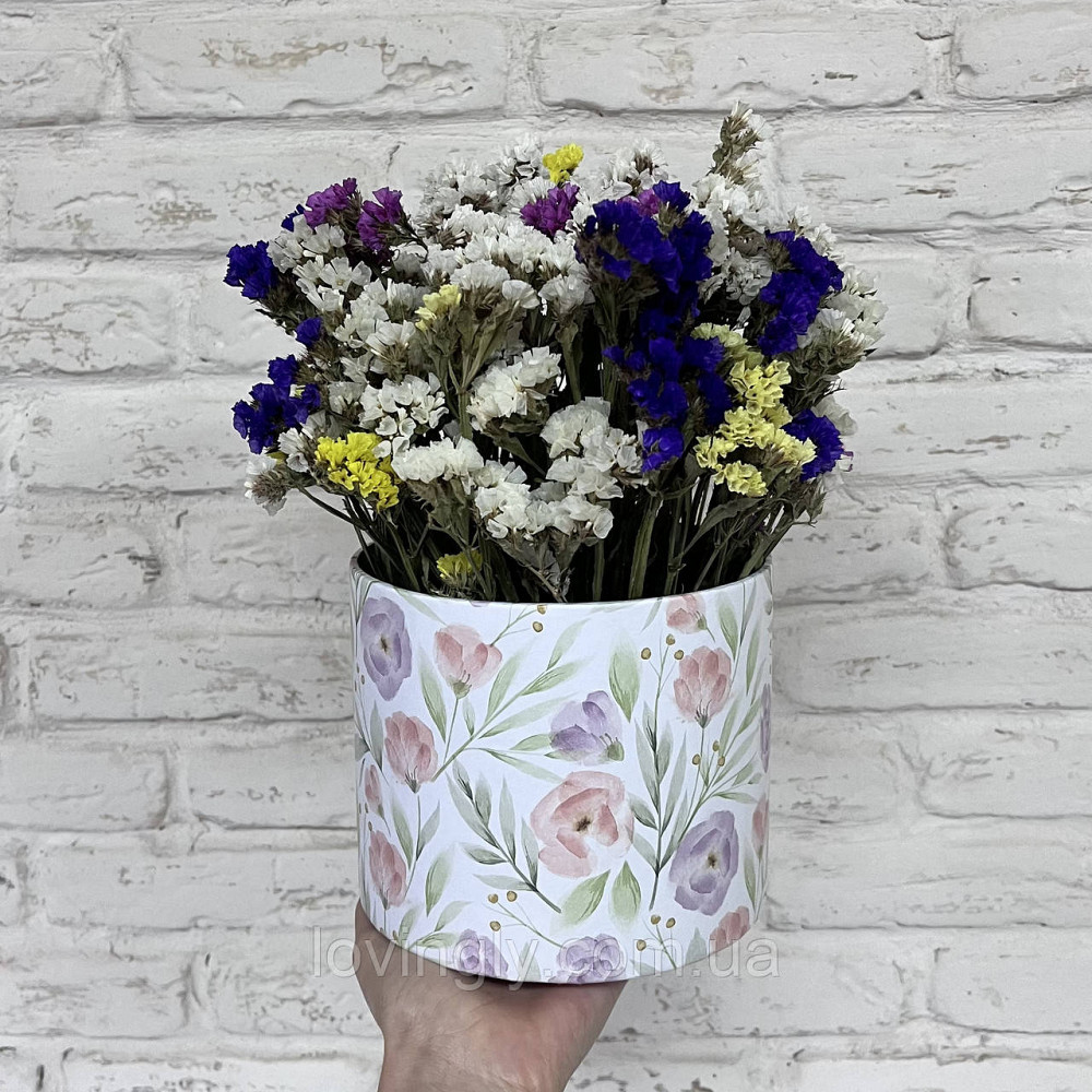 Нежная композиция из сухоцветов в кашпо 