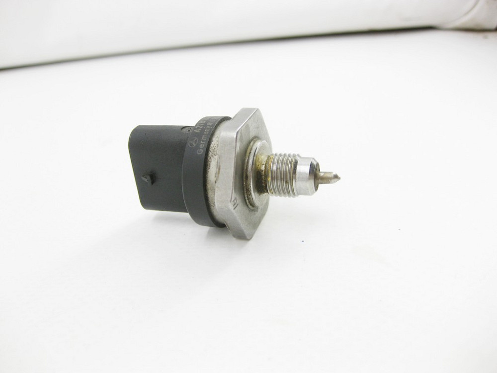 Mercedes-Benz  A2789050100 Датчик тиску та температури в паливній рейці для бензинових двигунів C-Class W205 C-Class Estate S205 C-Class Cabrio Одеса - фото 3