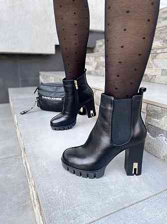 Жіночі черевики VELONY чорні натуральна шкіра каблук 9см висота 11см (71A-4-2) Коломия