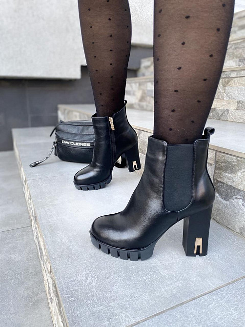 Жіночі черевики VELONY чорні натуральна шкіра каблук 9см висота 11см (71A-4-2) Коломия - фото 1