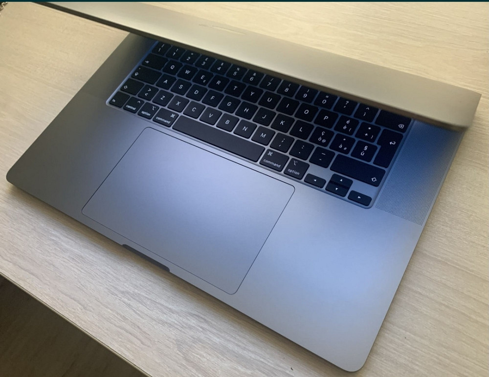 Ноутбук: Apple MacBook Pro 16inch i7 , 32Gb . 1Tb. Киев - изображение 2
