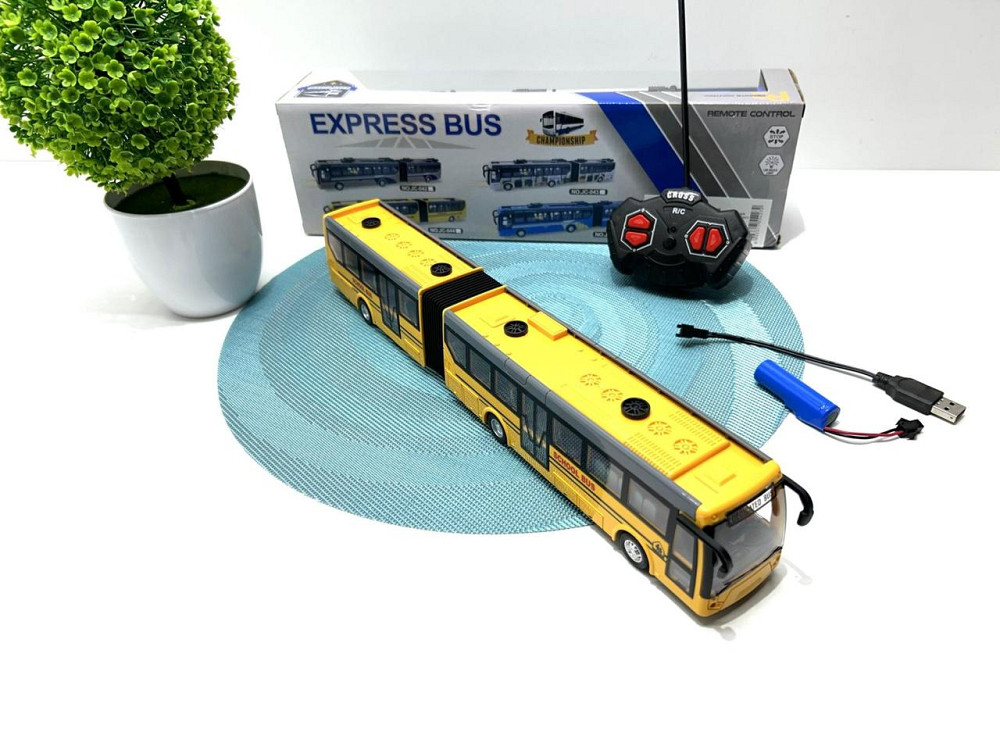 Автобус на радіокеруванні 35 см Жовтий (JC-044-45) Чернігів - фото 1