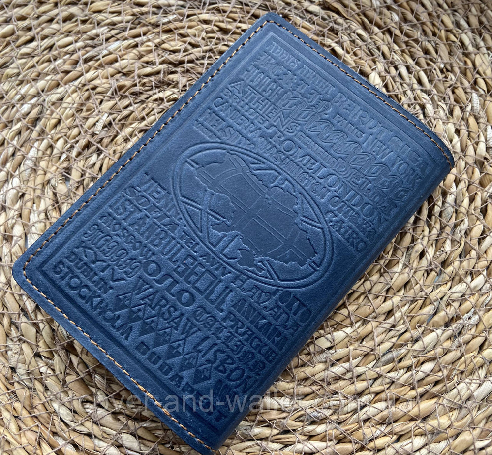 Шкіряна обкладинка на паспорт із гербом України синього кольору ST Leather Київ - фото 3