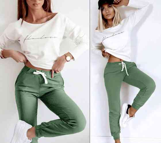 Молодежный костюм прогулочный 