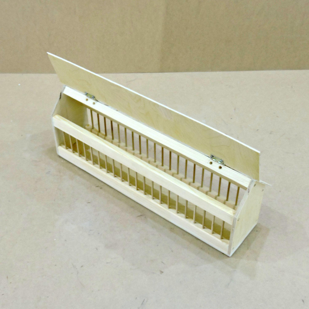 Деревянная кормушка для голубей 