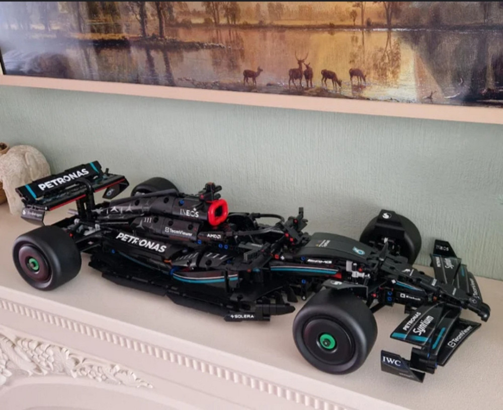 Конструктор машинка Technic Mercedes-AMG F1 W14 E Performance 1642 деталіей   маштаб 1:8 Гоночний болід Київ - фото 2