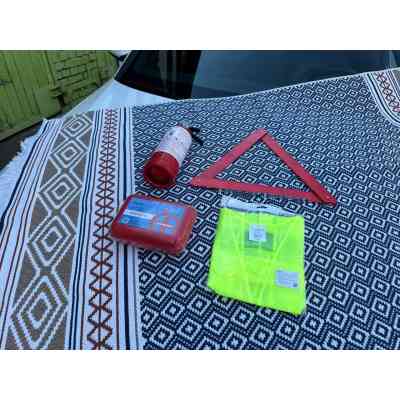 Набір техдопомоги Poputchik з вогнегасником ВП-1 &quot;Економічний&quot; (ВП-1+Знак+Аптечка+Жилет) (33-016-IS) Вінниця