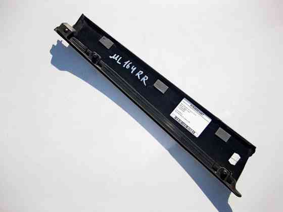 Mercedes-Benz  A1646903687 Вертикальна накладка скла задніх правих дверей ML W164 Одесса