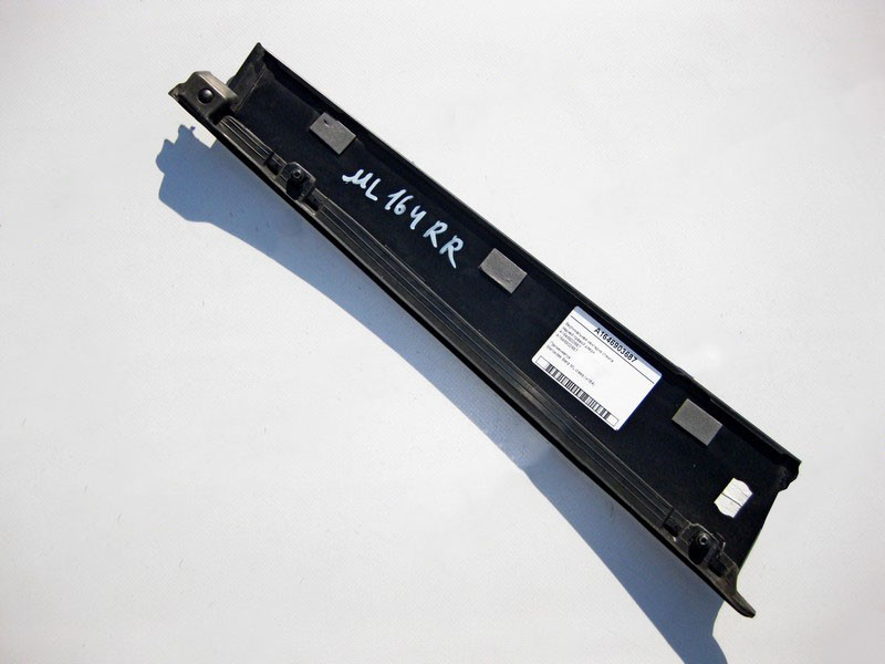 Mercedes-Benz  A1646903687 Вертикальна накладка скла задніх правих дверей ML W164 Одесса - изображение 2