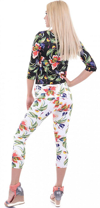 Яркий костюм  с цветами (42) Киев - изображение 3