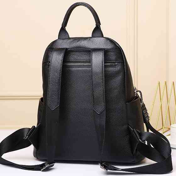 Чорний жіночий шкіряний рюкзак для міста Київ