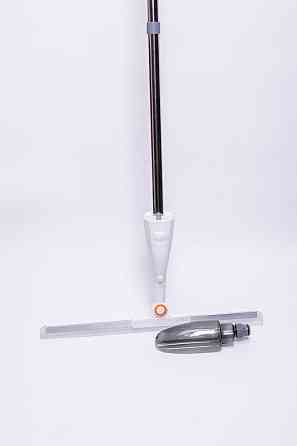 Швабра-скребок з розпилювачем для твердих поверхонь Київ