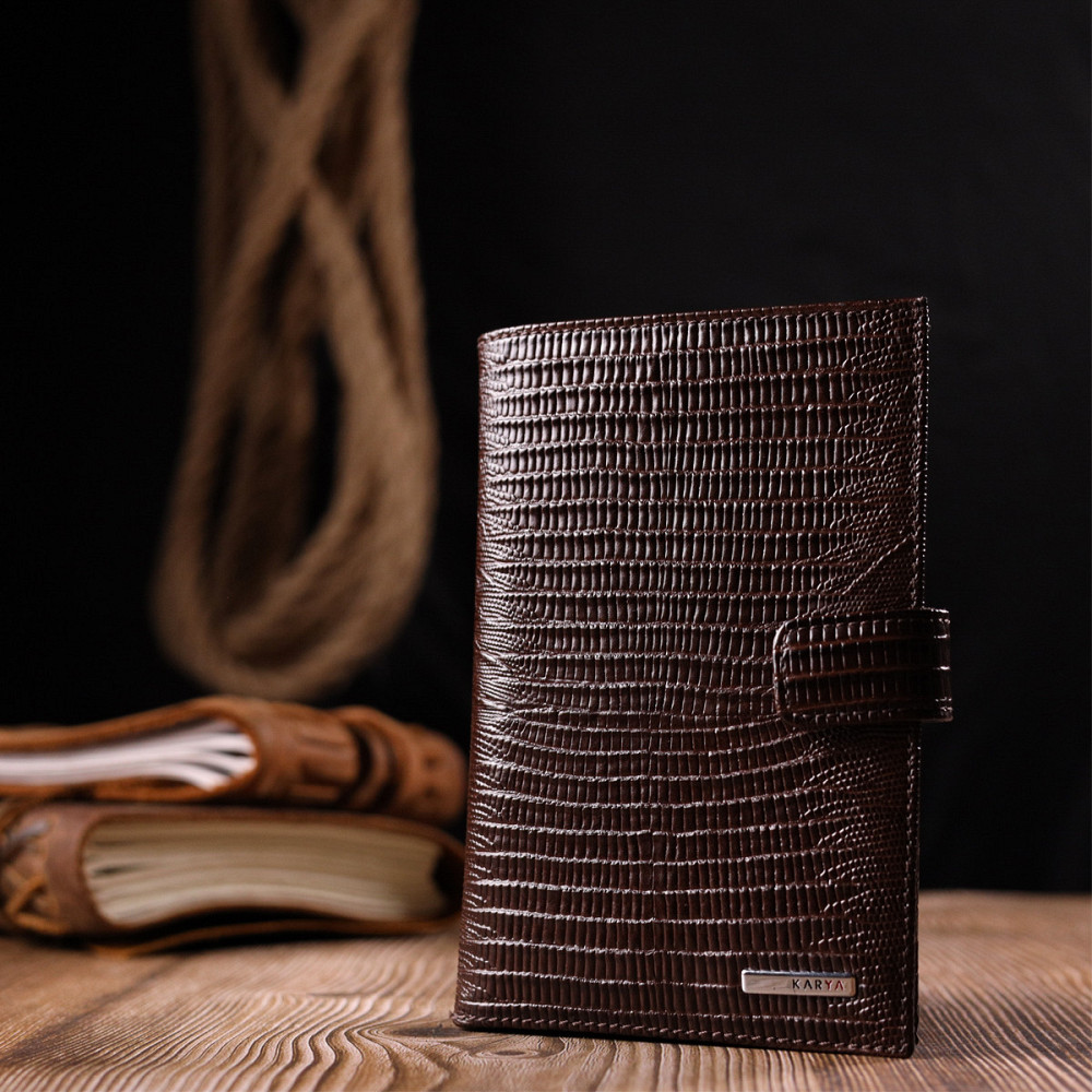 Лаковане чоловіче портмоне з хлястиком із натуральної фактурної шкіри KARYA 21194 Коричневий Київ - фото 7