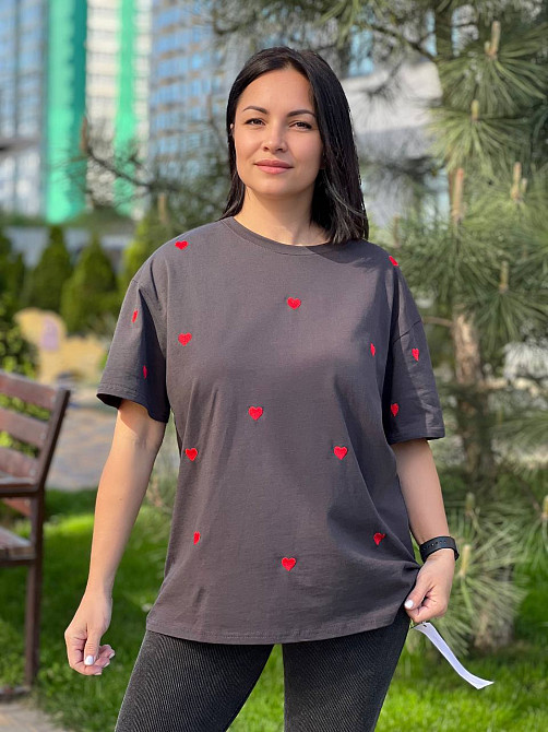 Футболка жіноча A-N 2632 вишивка серця оверсайз подовжена one size, графіт, one size Київ - фото 18