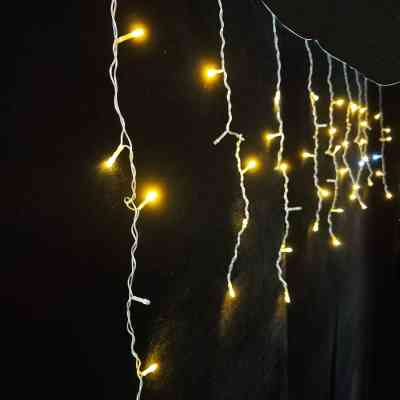 Гірлянда Novogod`ko бахрома 83 LED, теплий білий, 3*0,6 м, мерехтіння (973776) Вінниця