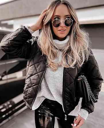 Женская короткая куртка с капюшоном водоотталкивающая плащевка с утеплением силикон Черный, 54/56 Одесса