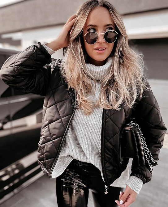 Женская короткая куртка с капюшоном водоотталкивающая плащевка с утеплением силикон Черный, 54/56 Одесса - изображение 2