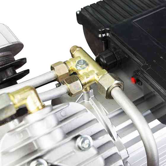 Grad Компрессор двухцилиндровый (V) 2.5кВт 435л/мин 8бар 50л (2 крана) GRAD (7043945) Коломия