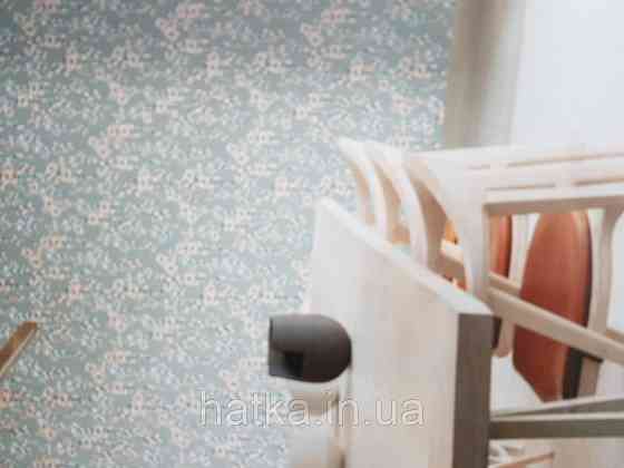 Шпалери флізелінові Khroma LAV601 LA VIE EN ROSE сірі гілки квіти різного кольору Київ