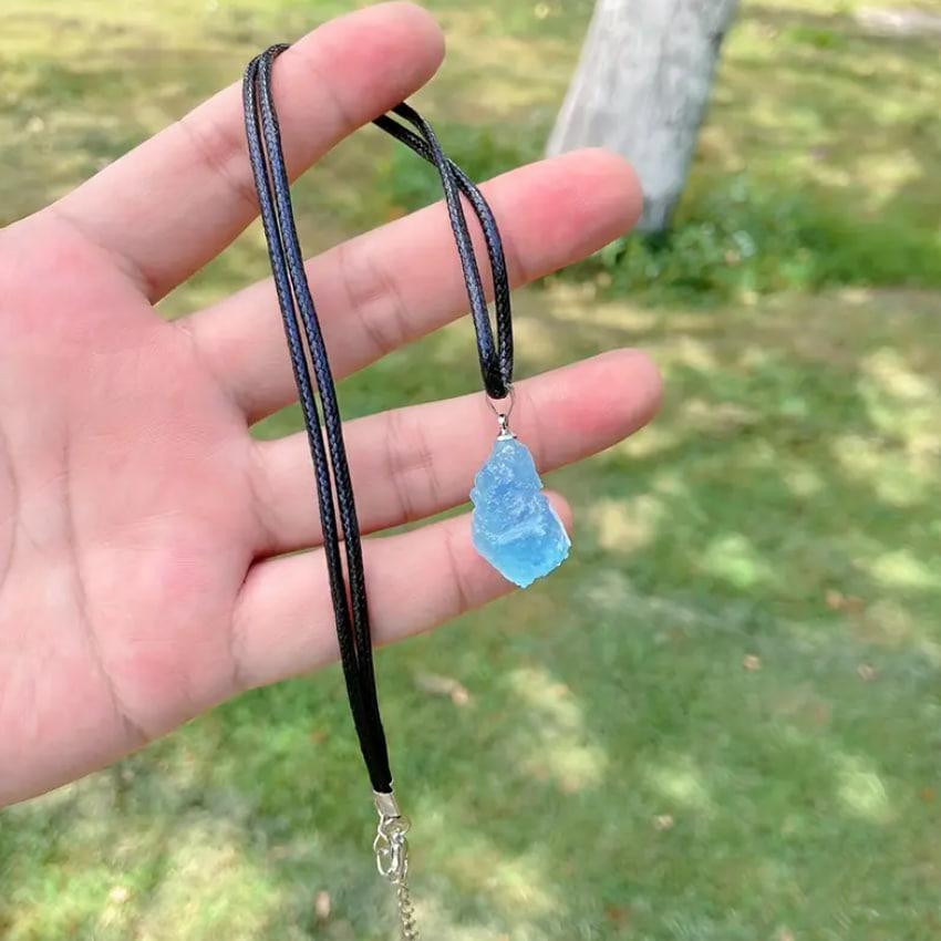 Кулон из натурального голубого аквамарина 20 мм на шнурке |Подвеска из натурального камня, украшение Киев - изображение 1