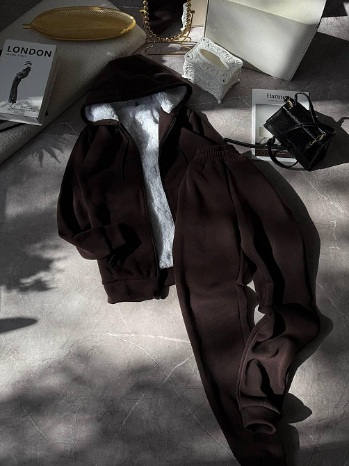 Жіночий теплий повсякденний костюм: худі + штани, тринитка на флісі + хутро Шоколад, 42/44 Одеса - фото 1