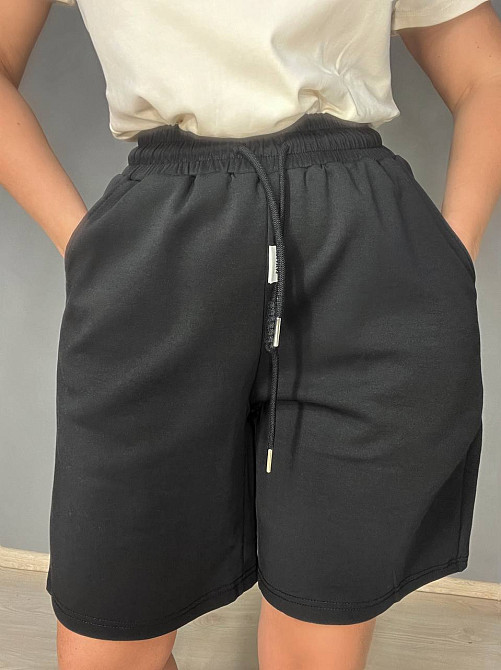 Шорти жіночі A-N 25178 трикотажні бермуди оверсайз до колін резинка на талії шнурок косі кишені  one size , чорний, one size Київ - фото 14
