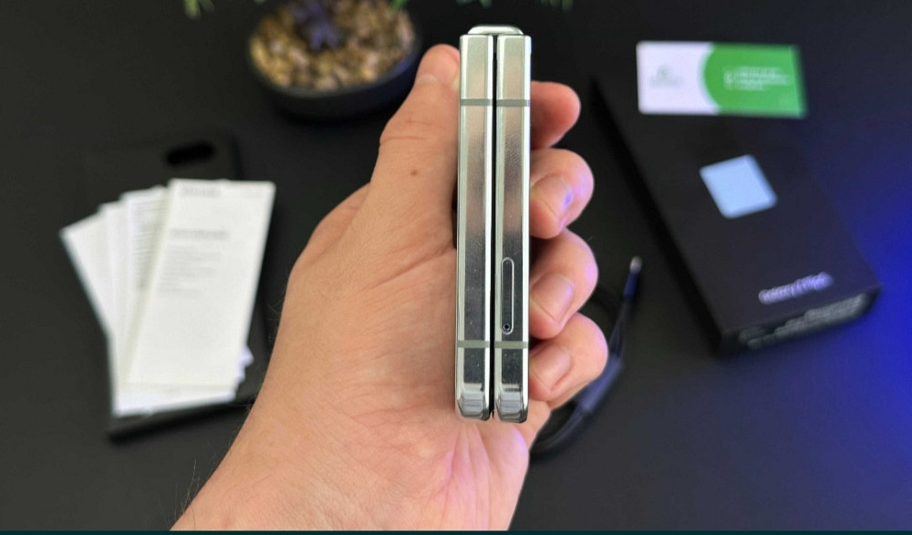 NEW Samsung Galaxy Z Plip5 8/512Gb Mint. Гарантия Trade in Киев - изображение 4